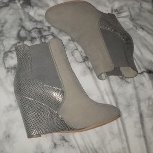 4 for $15 gray wedges